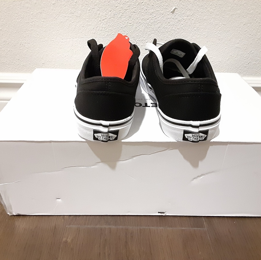 Vans - Picture 3 of 4